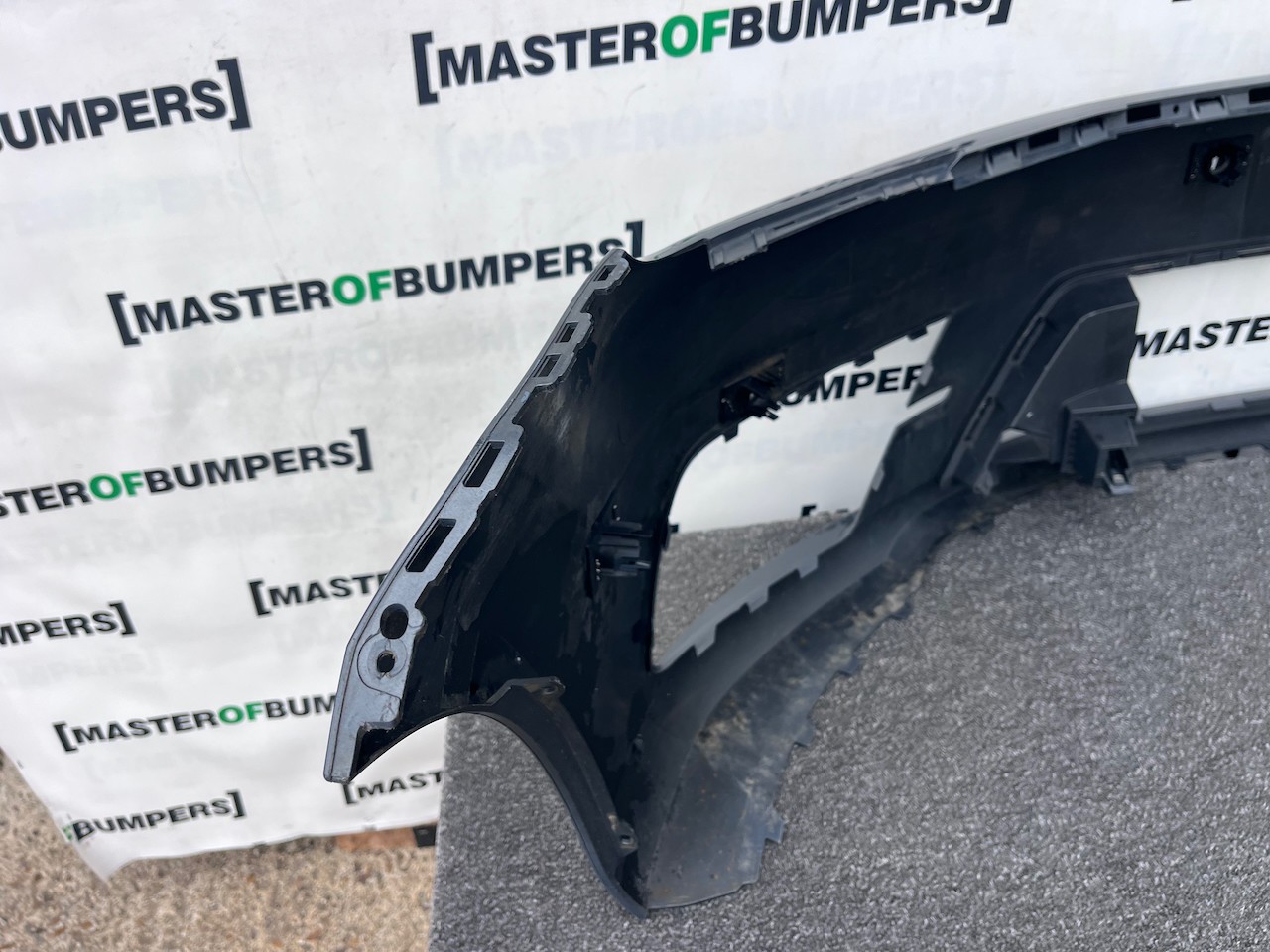 VW Caddy Life Short And Max 2015-2019 Front Bumper 6 Pdc No Jets Genuine [v532]