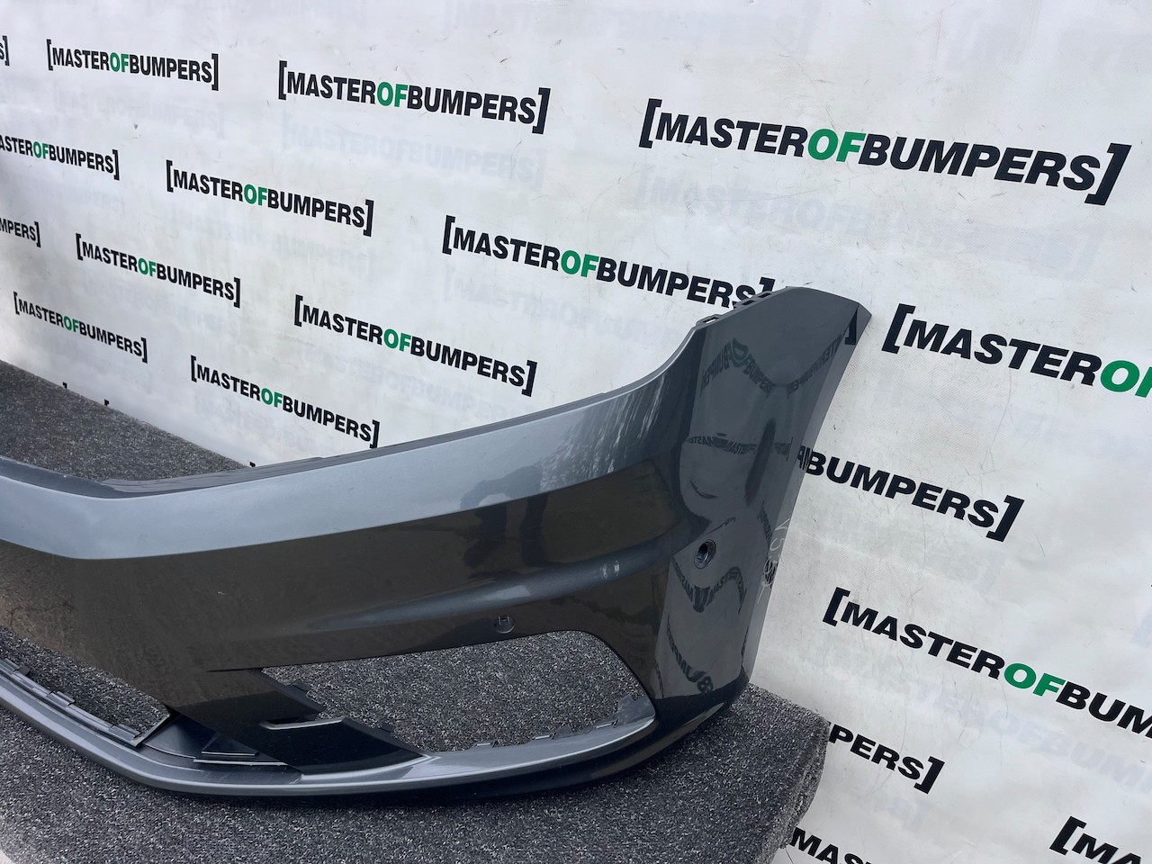 VW Caddy Life Short And Max 2015-2019 Front Bumper 6 Pdc No Jets Genuine [v532]