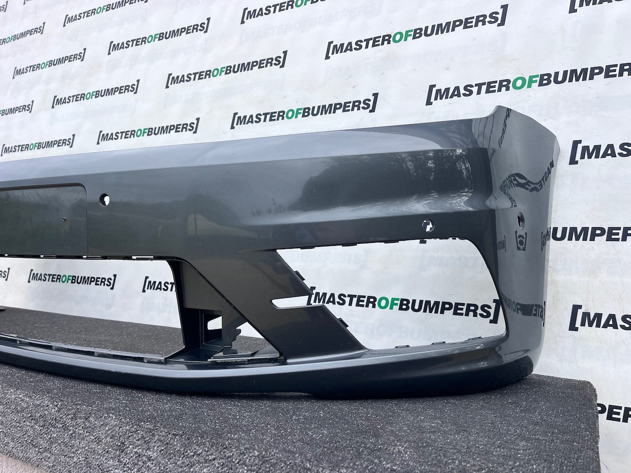 VW Caddy Life Short And Max 2015-2019 Front Bumper 6 Pdc No Jets Genuine [v532]