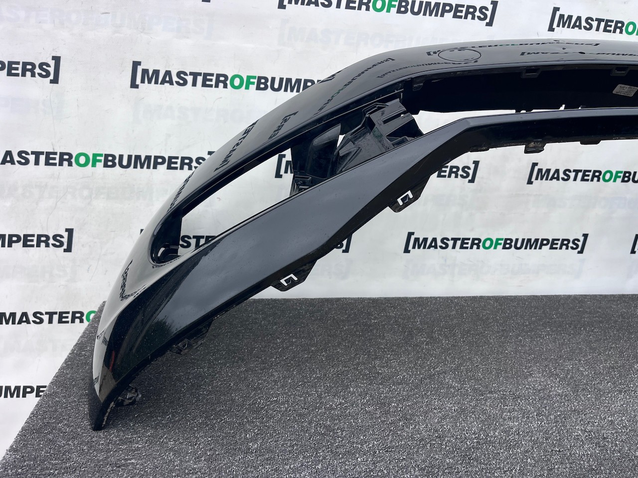 VW Beetle Classic Hatch Cabrio 2012-2016 Front Bumper No Pdc Genuine [v533]