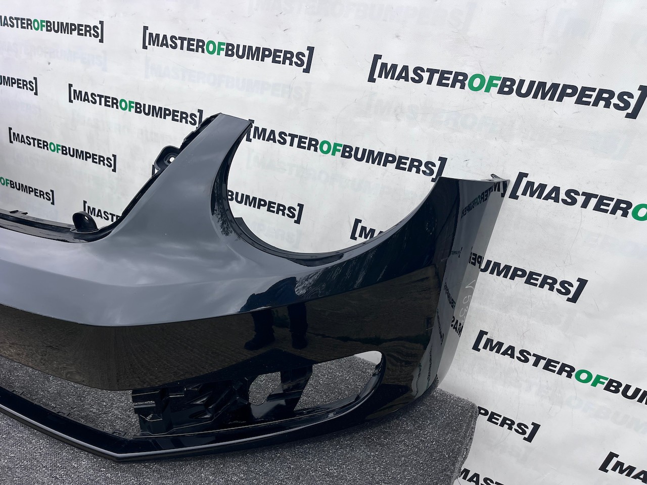 VW Beetle Classic Hatch Cabrio 2012-2016 Front Bumper No Pdc Genuine [v533]