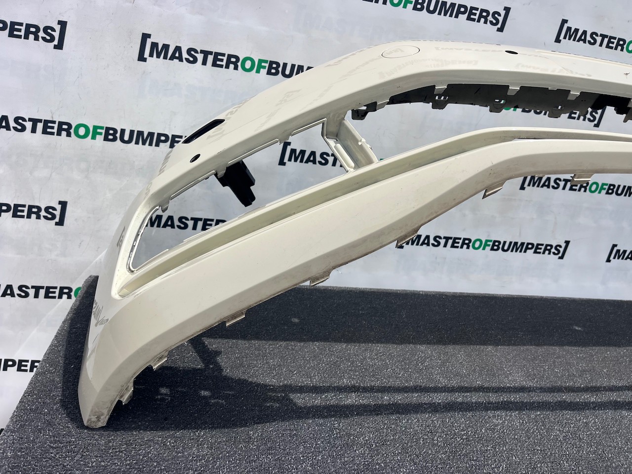 VW Touran Mk3 5t Mpv 2015-2020 Front Bumper Blue 6 Pdc + Jets Genuine [v549]