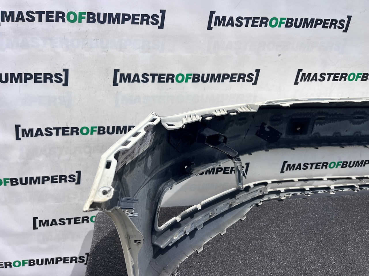 VW Touran Mk3 5t Mpv 2015-2020 Front Bumper Blue 6 Pdc + Jets Genuine [v549]