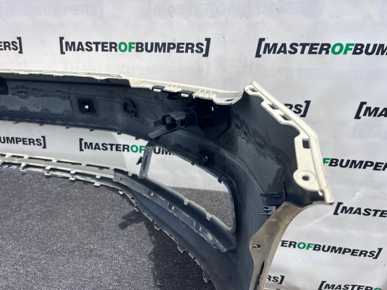 VW Touran Mk3 5t Mpv 2015-2020 Front Bumper Blue 6 Pdc + Jets Genuine [v549]