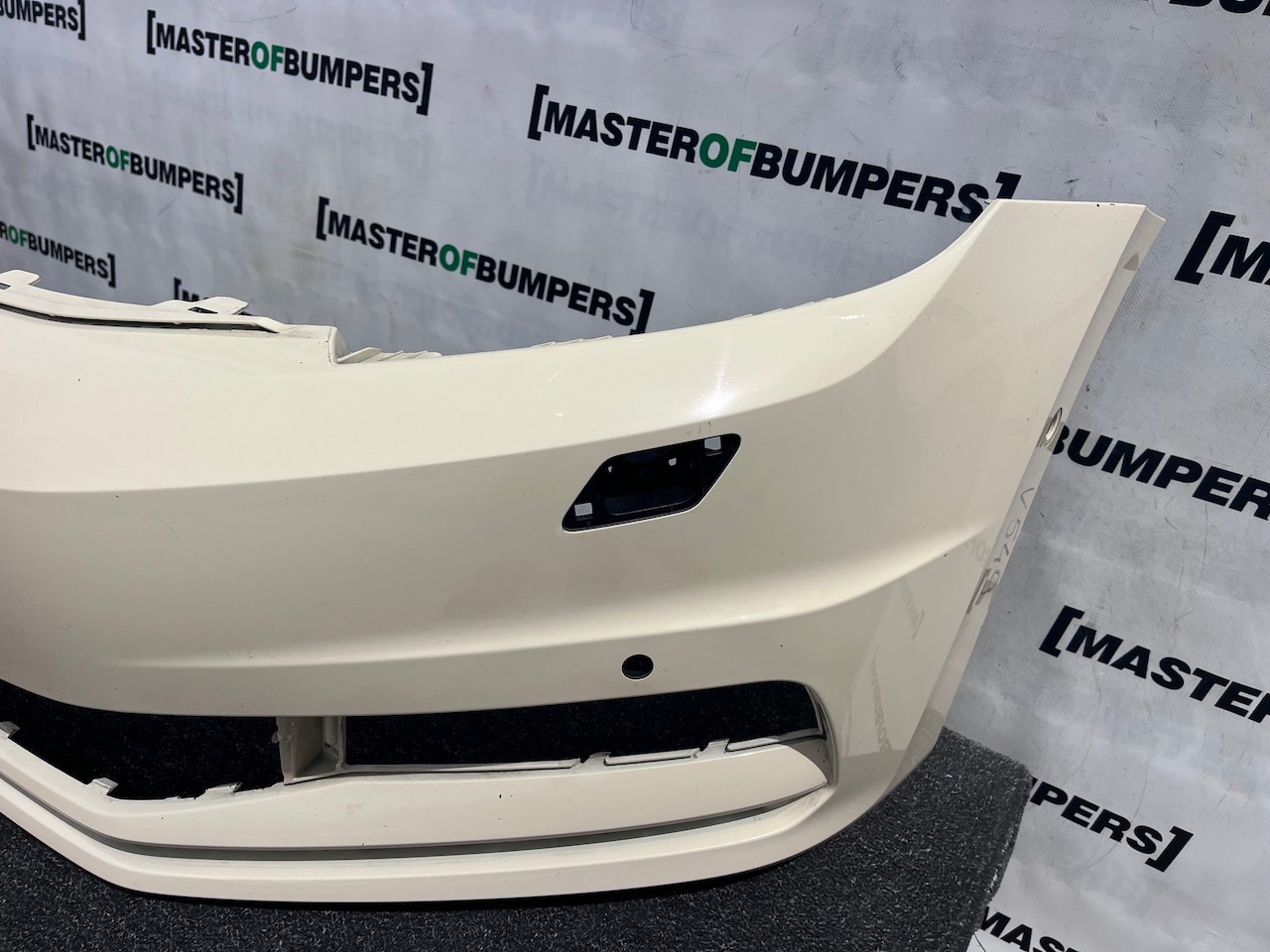 VW Touran Mk3 5t Mpv 2015-2020 Front Bumper Blue 6 Pdc + Jets Genuine [v549]