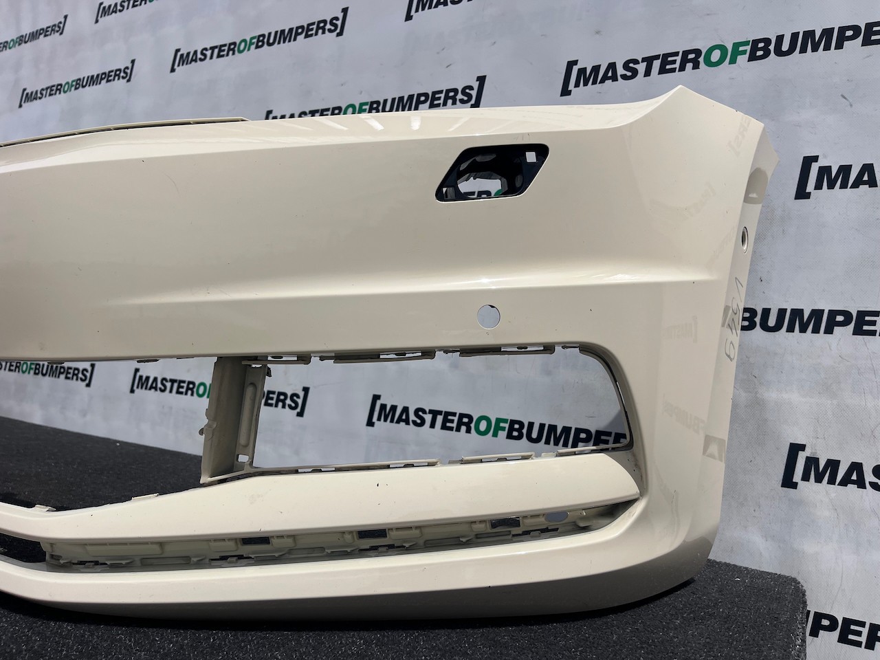 VW Touran Mk3 5t Mpv 2015-2020 Front Bumper Blue 6 Pdc + Jets Genuine [v549]