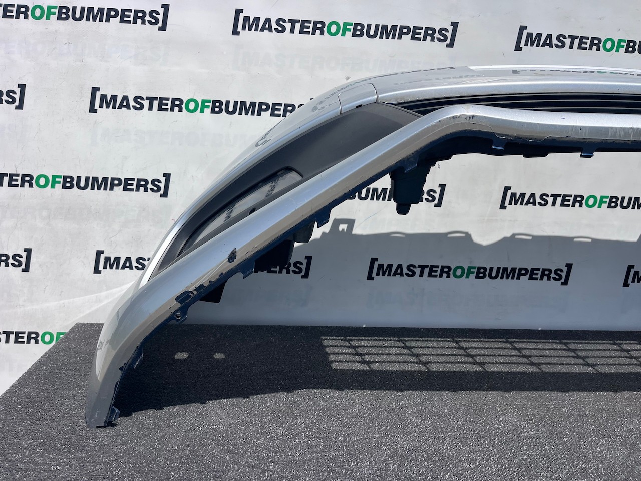 VW Polo Bluemotion Gti Hatchback 2009-2013 Front Bumper No Pdc Genuine [v559]