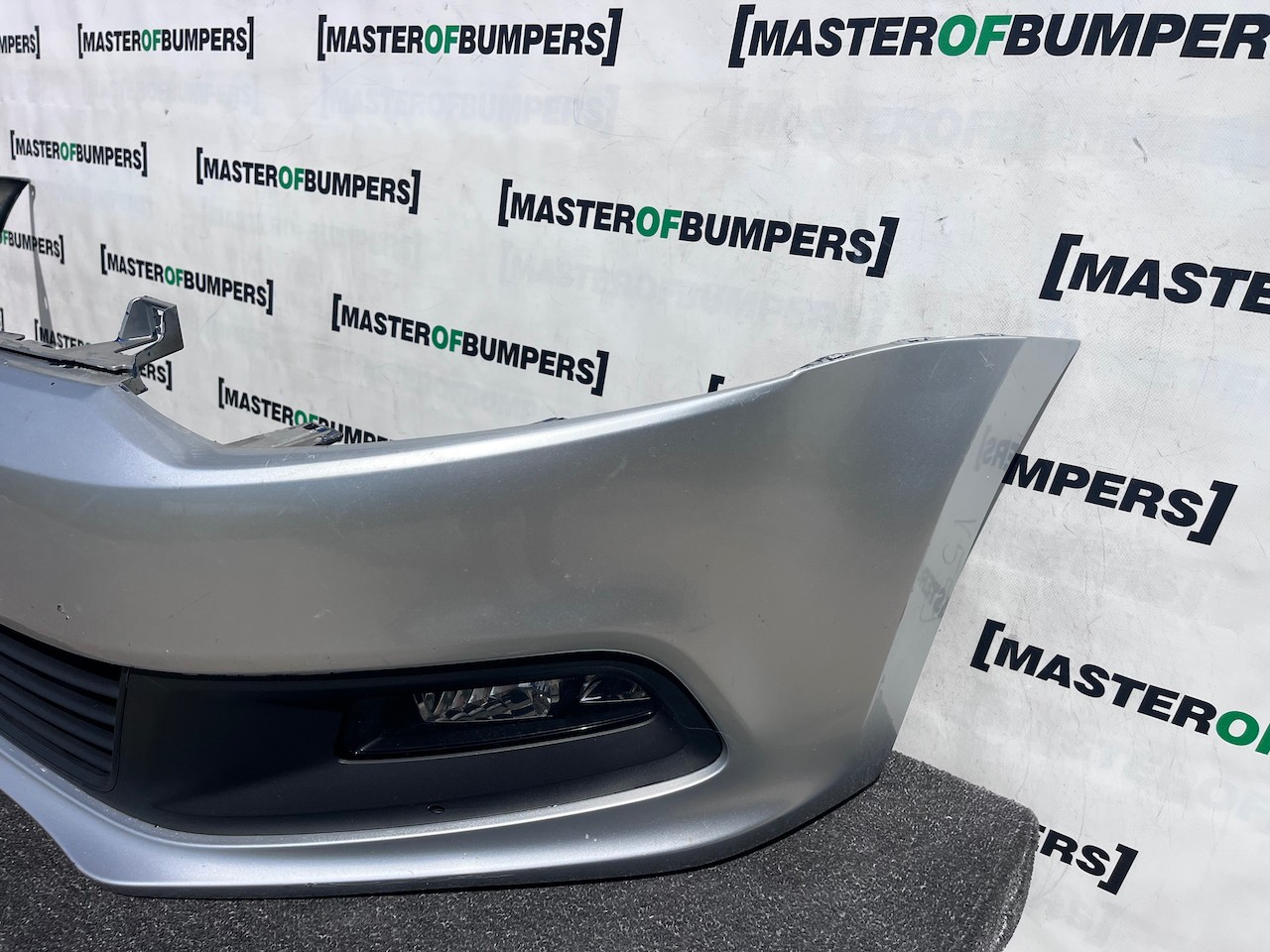 VW Polo Bluemotion Gti Hatchback 2009-2013 Front Bumper No Pdc Genuine [v559]