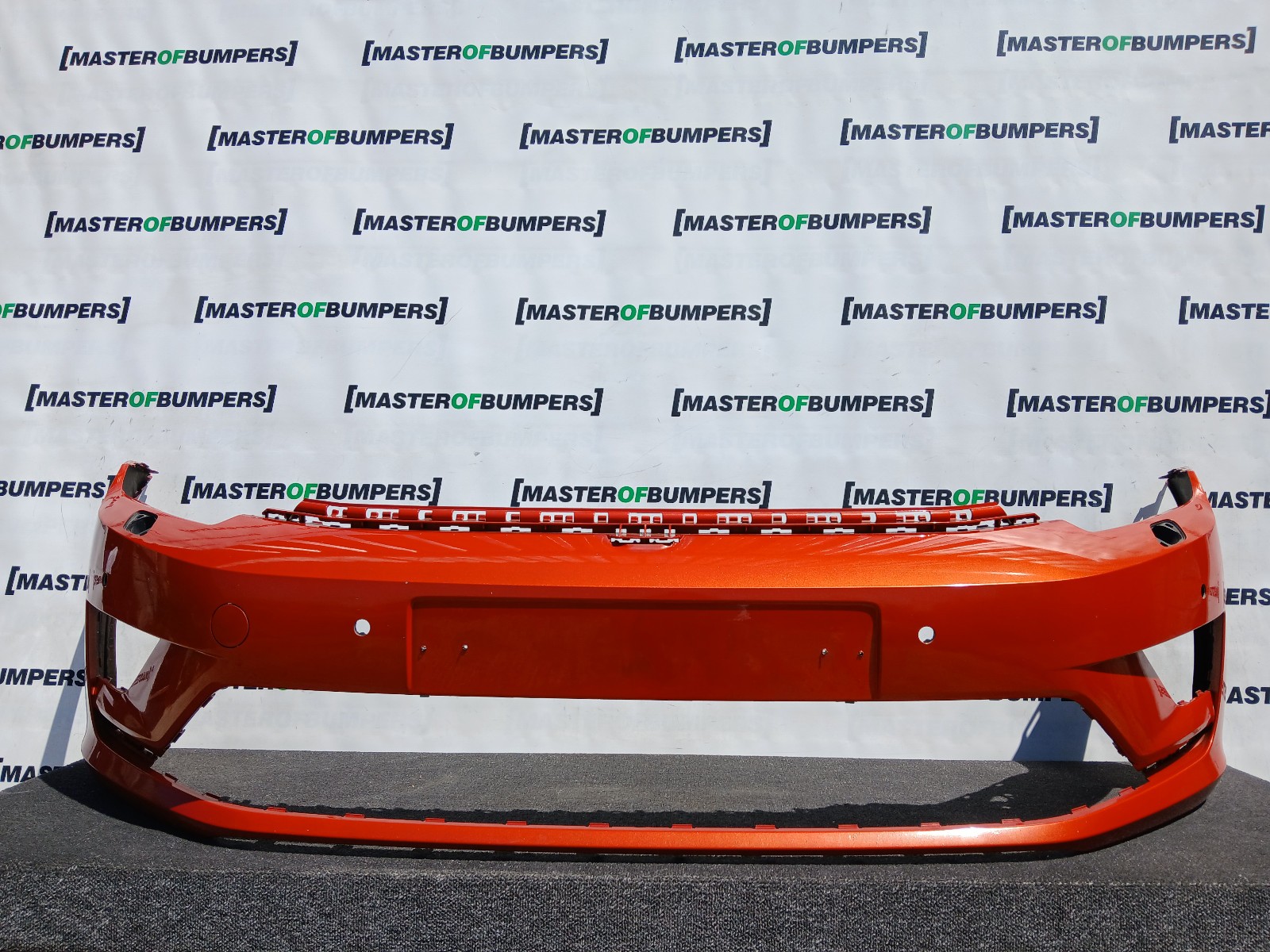 VW Golf Sv Sportsvan 2014-2017 Front Bumper 4 Pdc + Jets Genuine [v567]