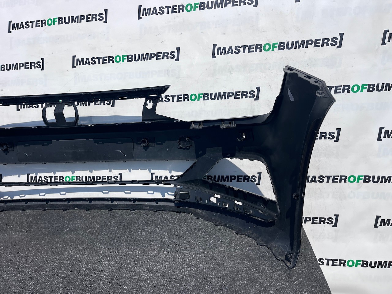 VW Polo Bluemotion Hatchback 2017-2021 Front Bumper 4 Pdc Genuine [v590]