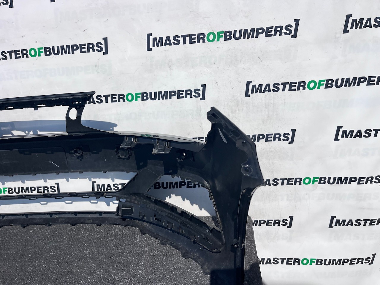VW Polo Bluemotion Hatchback 2017-2021 Front Bumper 4 Pdc Genuine [v590]