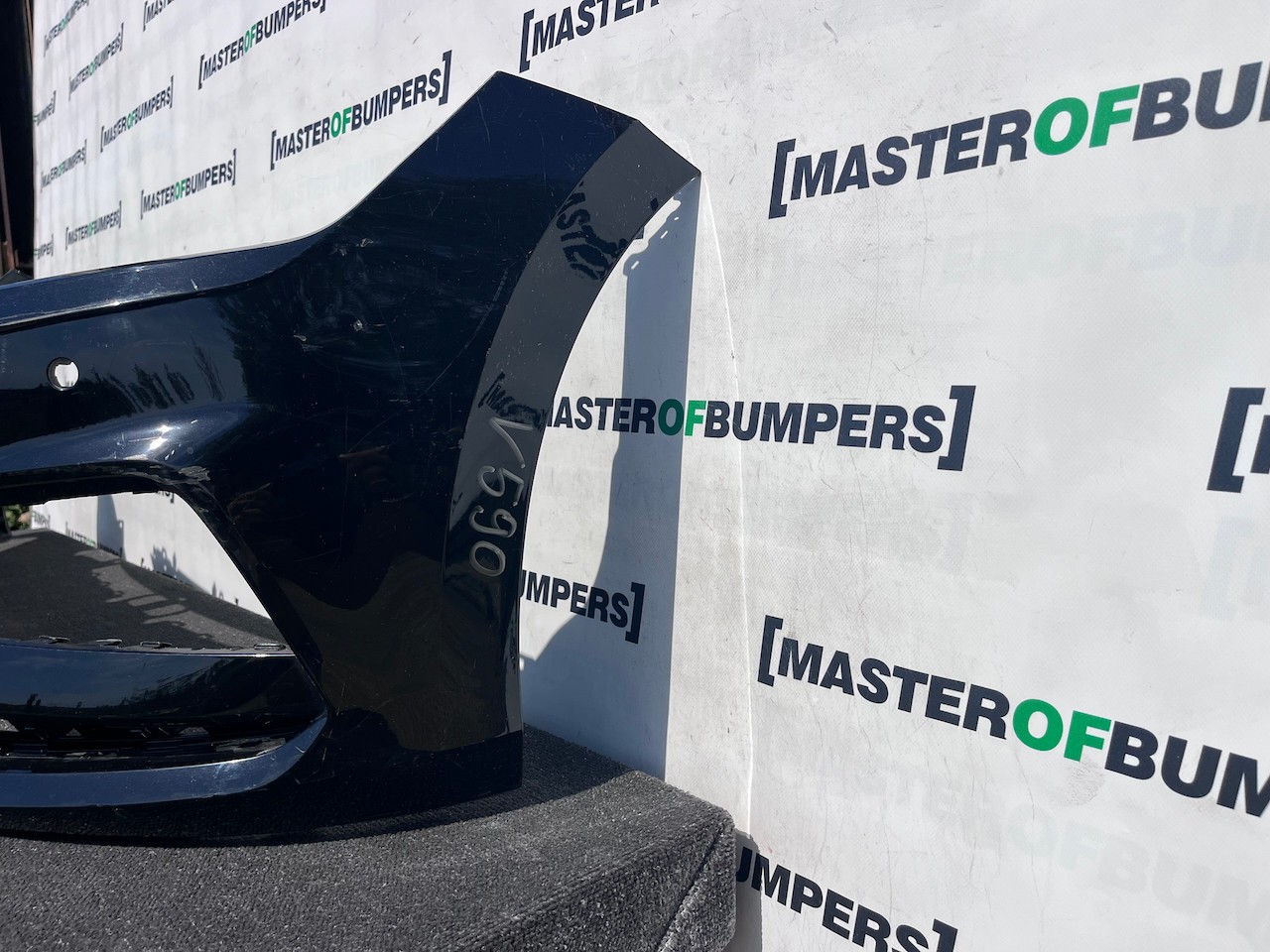 VW Polo Bluemotion Hatchback 2017-2021 Front Bumper 4 Pdc Genuine [v590]
