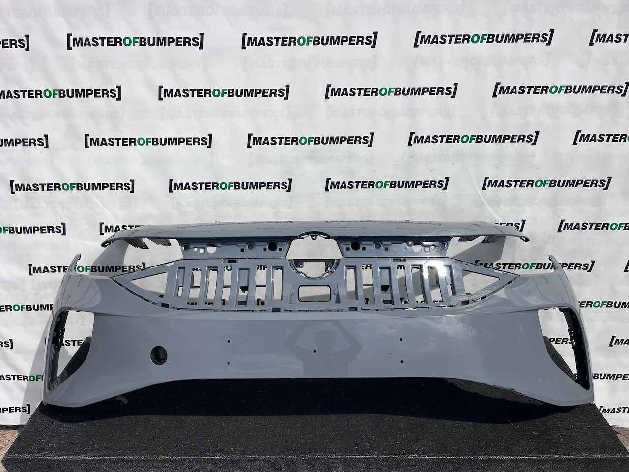 VW Id4 Id.4 Pro Life Estate 2021-2024 Front Bumper 6 Pdc Genuine [v619]