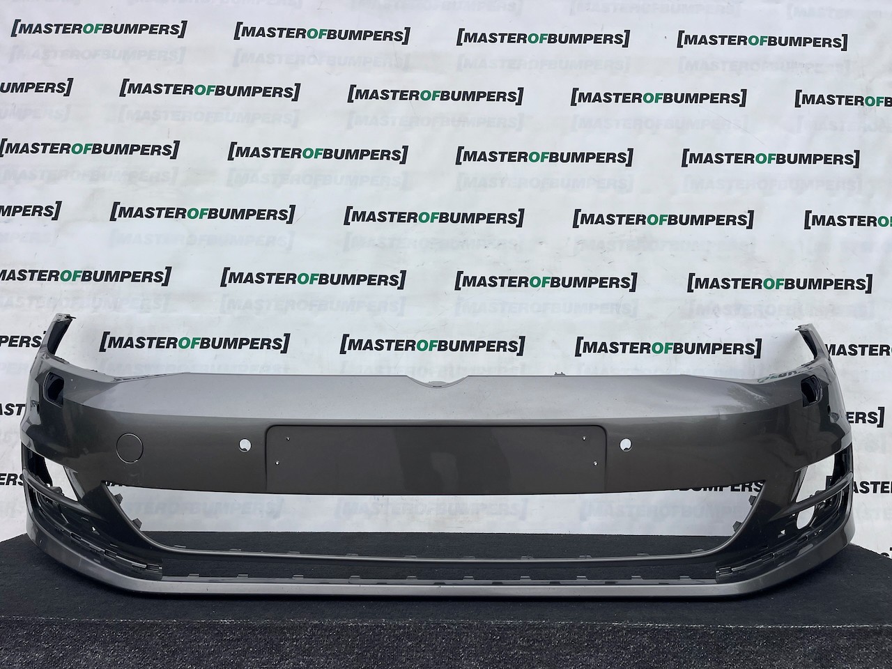 VW Golf Se Style Mk7 Hatchback 2013-2016 Front Bumper 6 Pdc Jets Genuine [v633]
