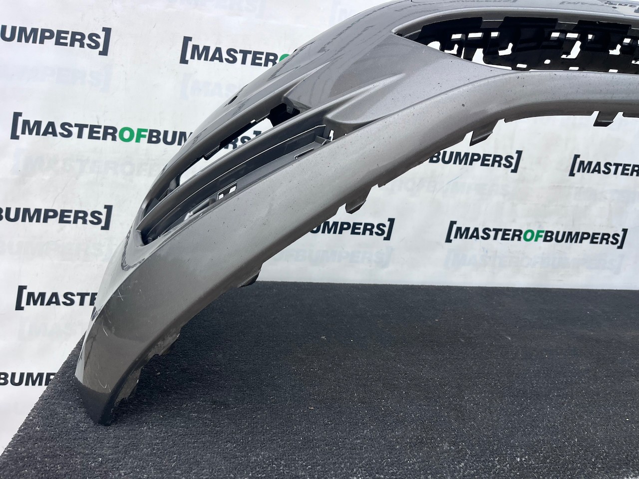 VW Golf Se Style Mk7 Hatchback 2013-2016 Front Bumper 6 Pdc Jets Genuine [v633]