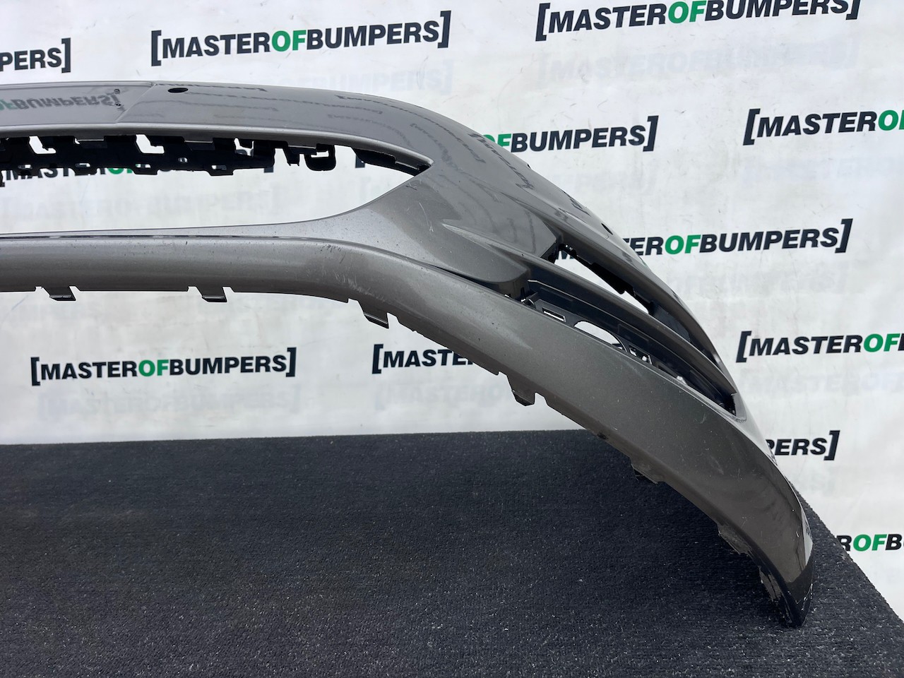 VW Golf Se Style Mk7 Hatchback 2013-2016 Front Bumper 6 Pdc Jets Genuine [v633]