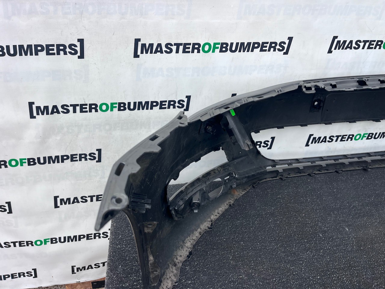 VW Golf Se Style Mk7 Hatchback 2013-2016 Front Bumper 6 Pdc Jets Genuine [v633]