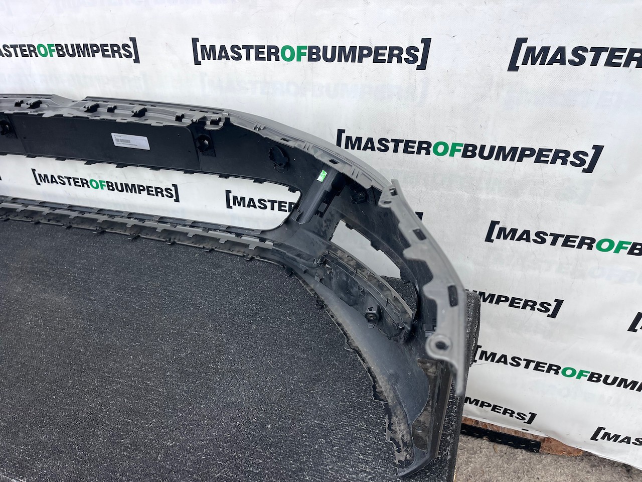 VW Golf Se Style Mk7 Hatchback 2013-2016 Front Bumper 6 Pdc Jets Genuine [v633]