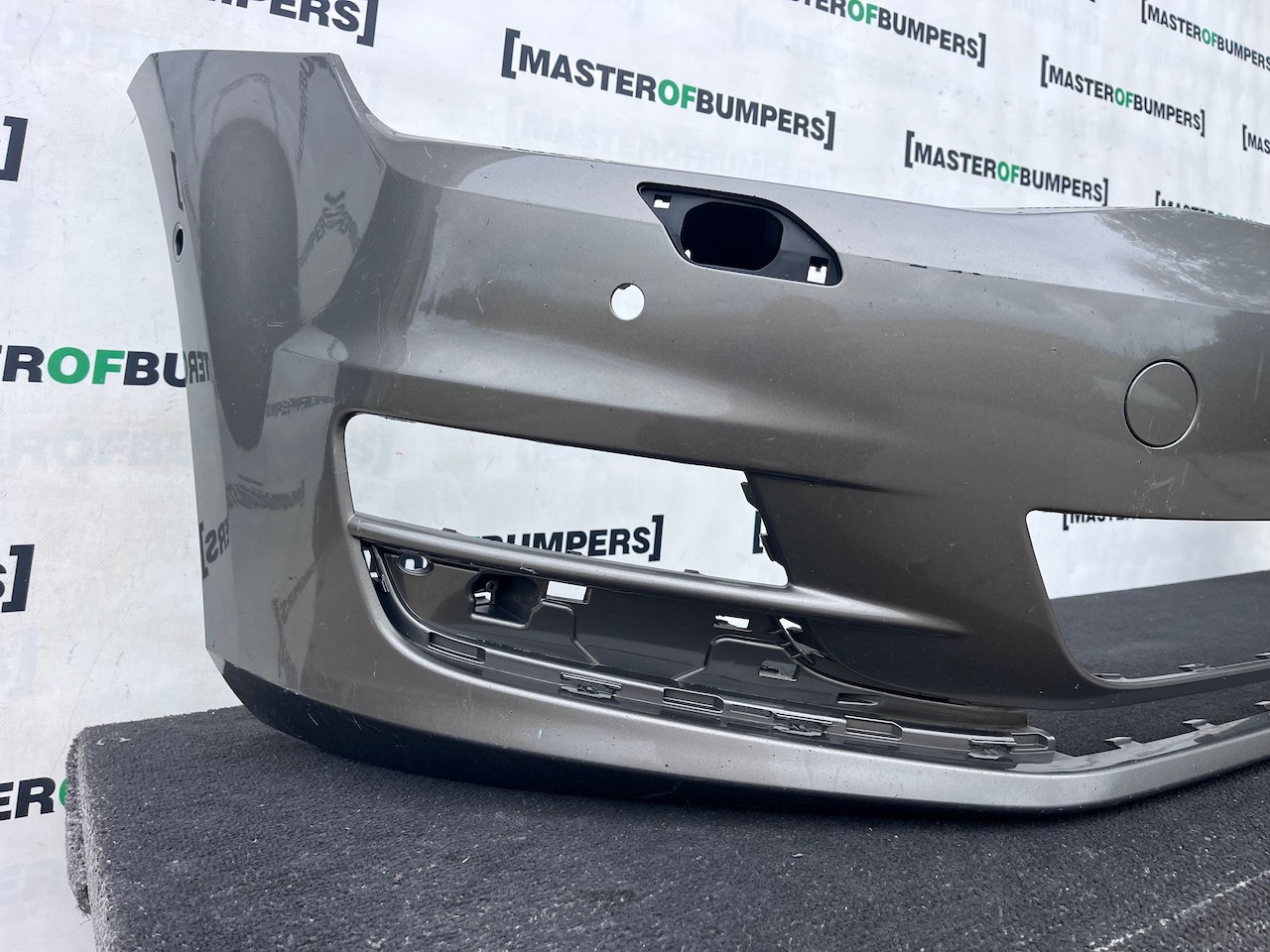 VW Golf Se Style Mk7 Hatchback 2013-2016 Front Bumper 6 Pdc Jets Genuine [v633]