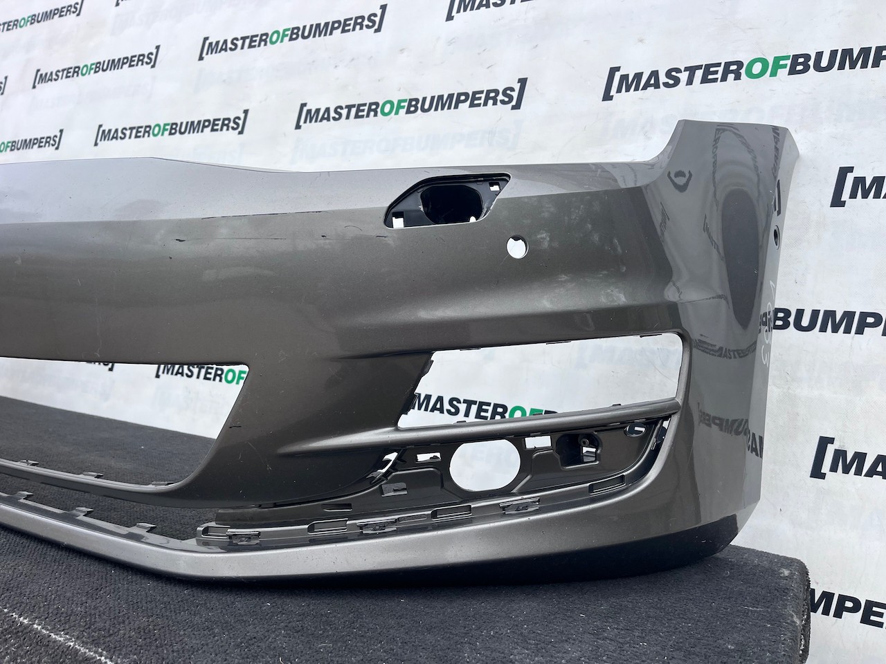 VW Golf Se Style Mk7 Hatchback 2013-2016 Front Bumper 6 Pdc Jets Genuine [v633]