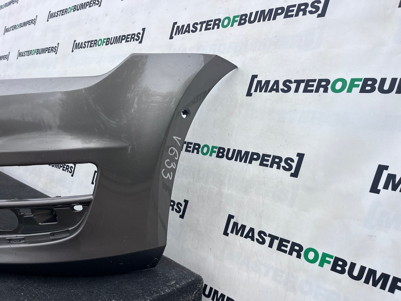 VW Golf Se Style Mk7 Hatchback 2013-2016 Front Bumper 6 Pdc Jets Genuine [v633]